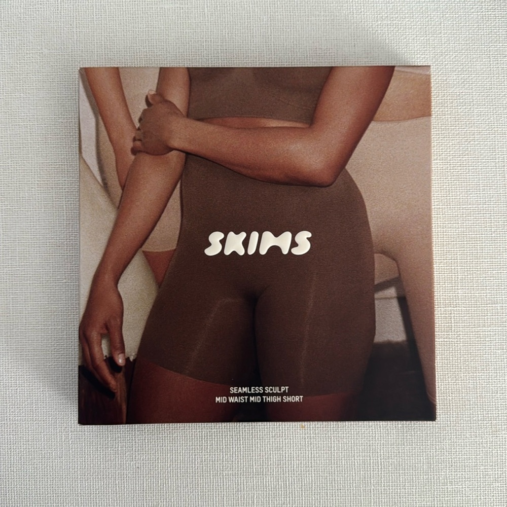 SKIMS Seamless Sculpt Mid Waist Mid Thigh Short